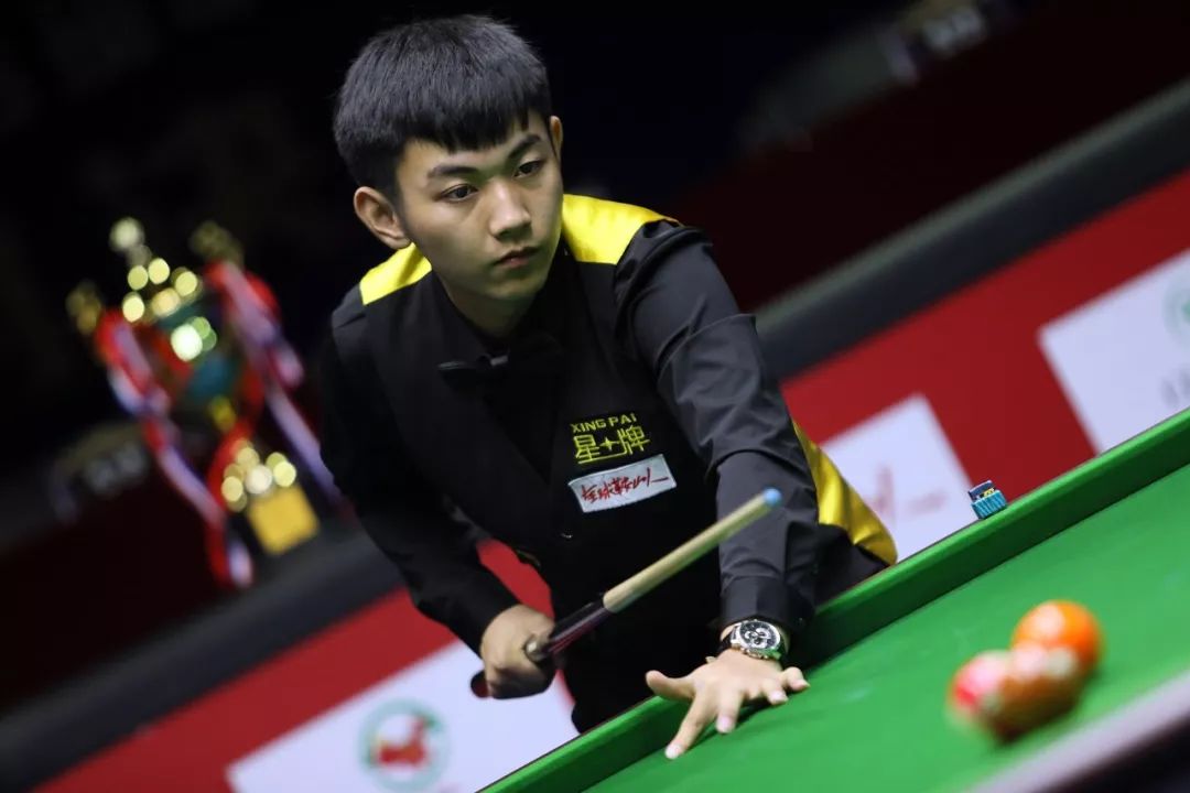 成为豪门眼 成为豪门眼